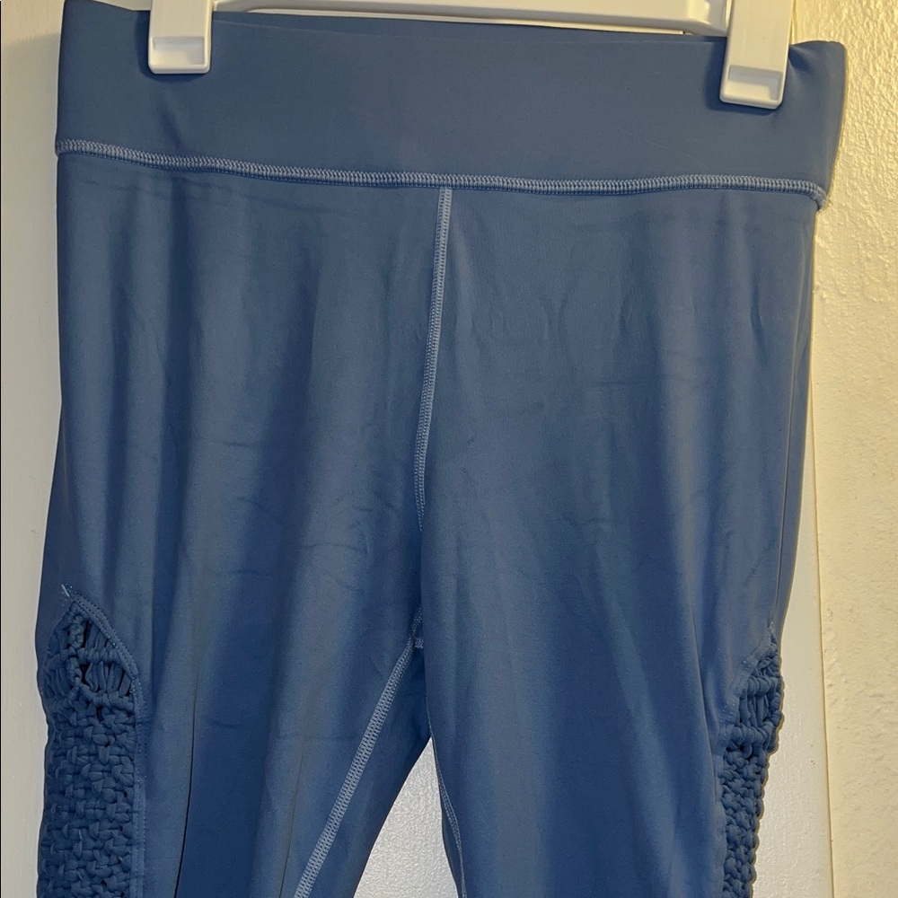 Carbon 38 Blue Crochet Leggings - Picture 4 of 9